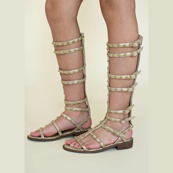 ‼️SOLD OUT‼️Joyfolie Ceylon Studded Gladiator Gold/Tan / Size Y5 - Picture 2 of 16
